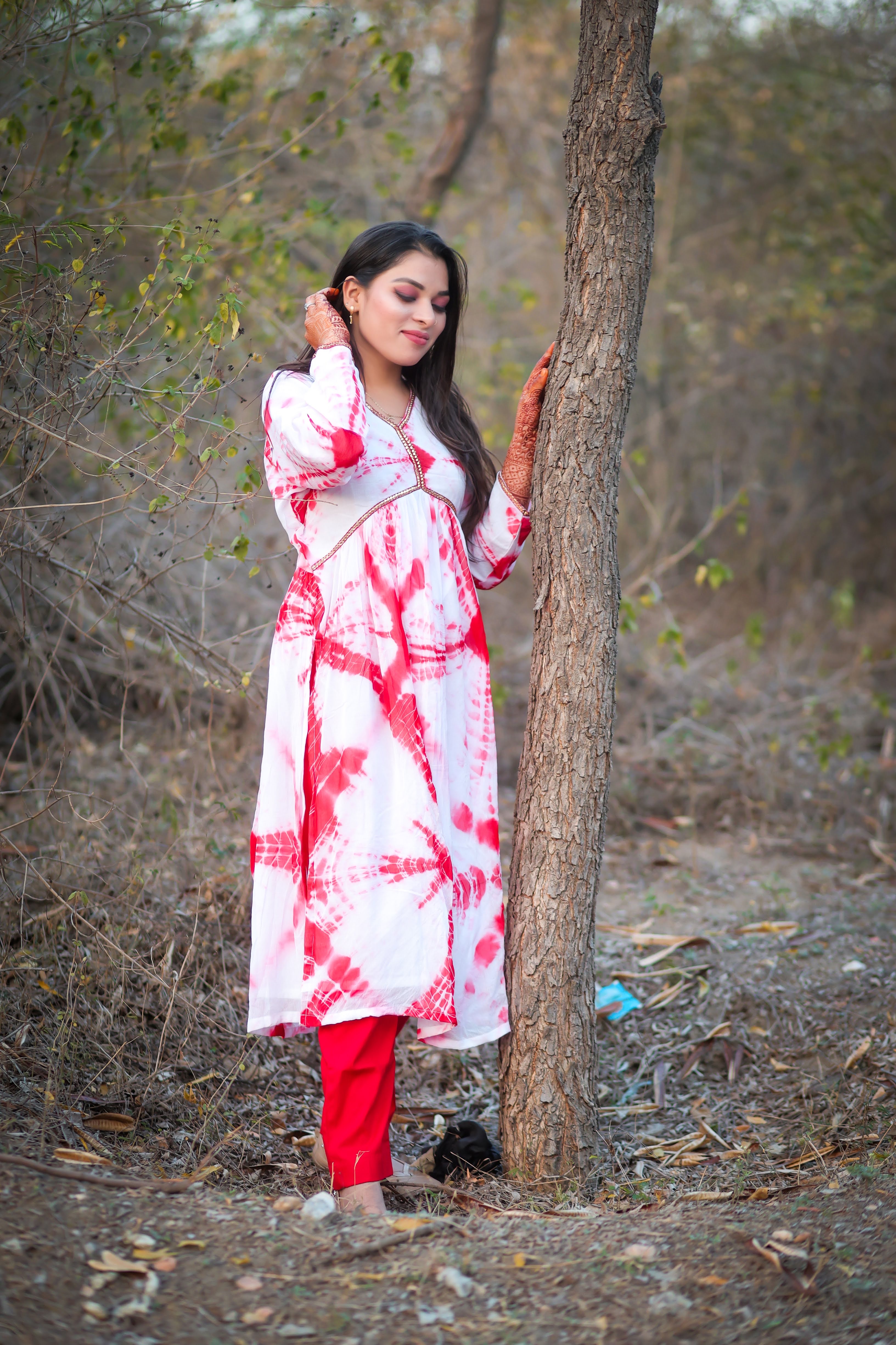Avelia Bandhani Tie and Dye Kurta and Pant Set