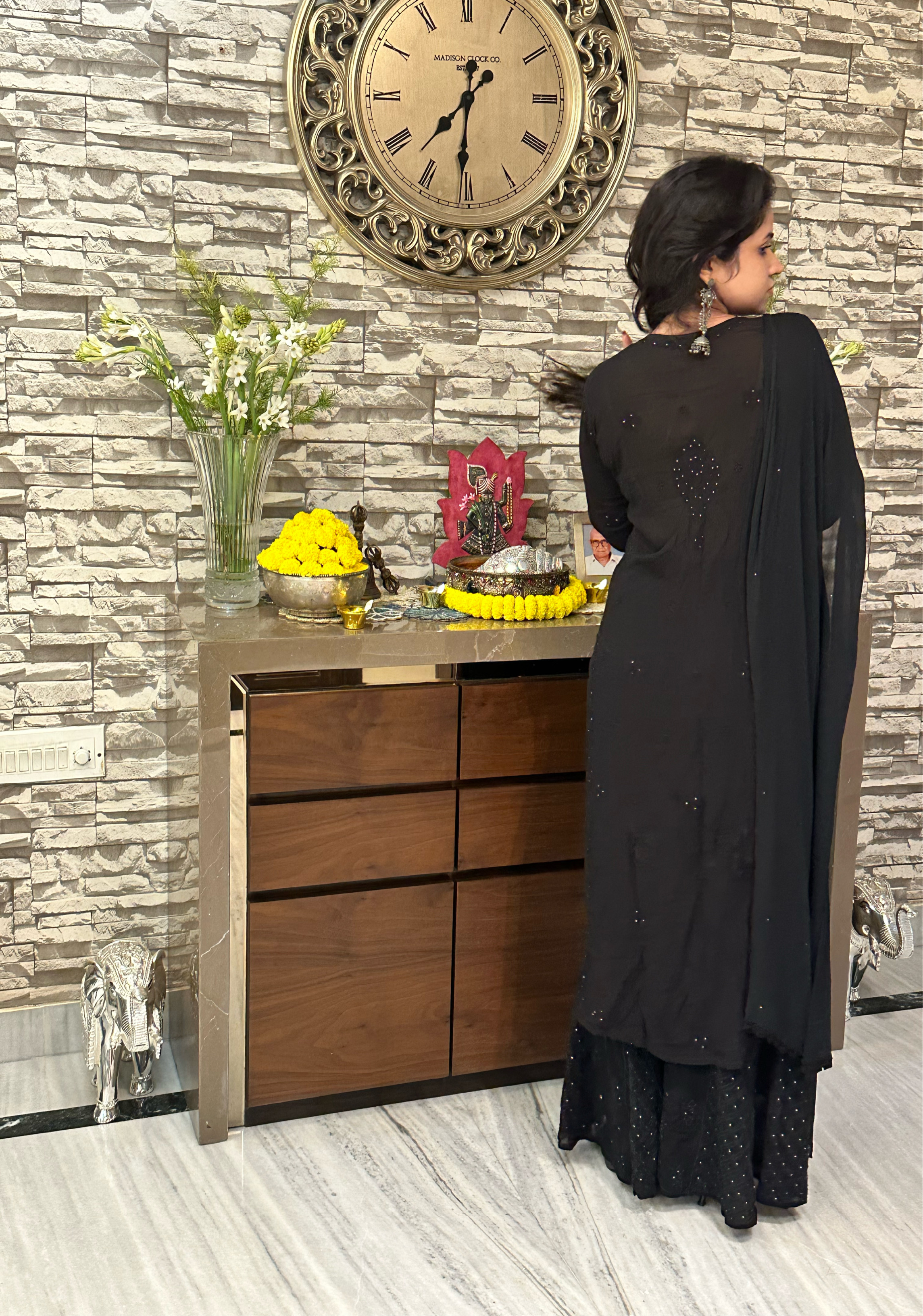Black Tara Viscose Chikankari Kurta Set