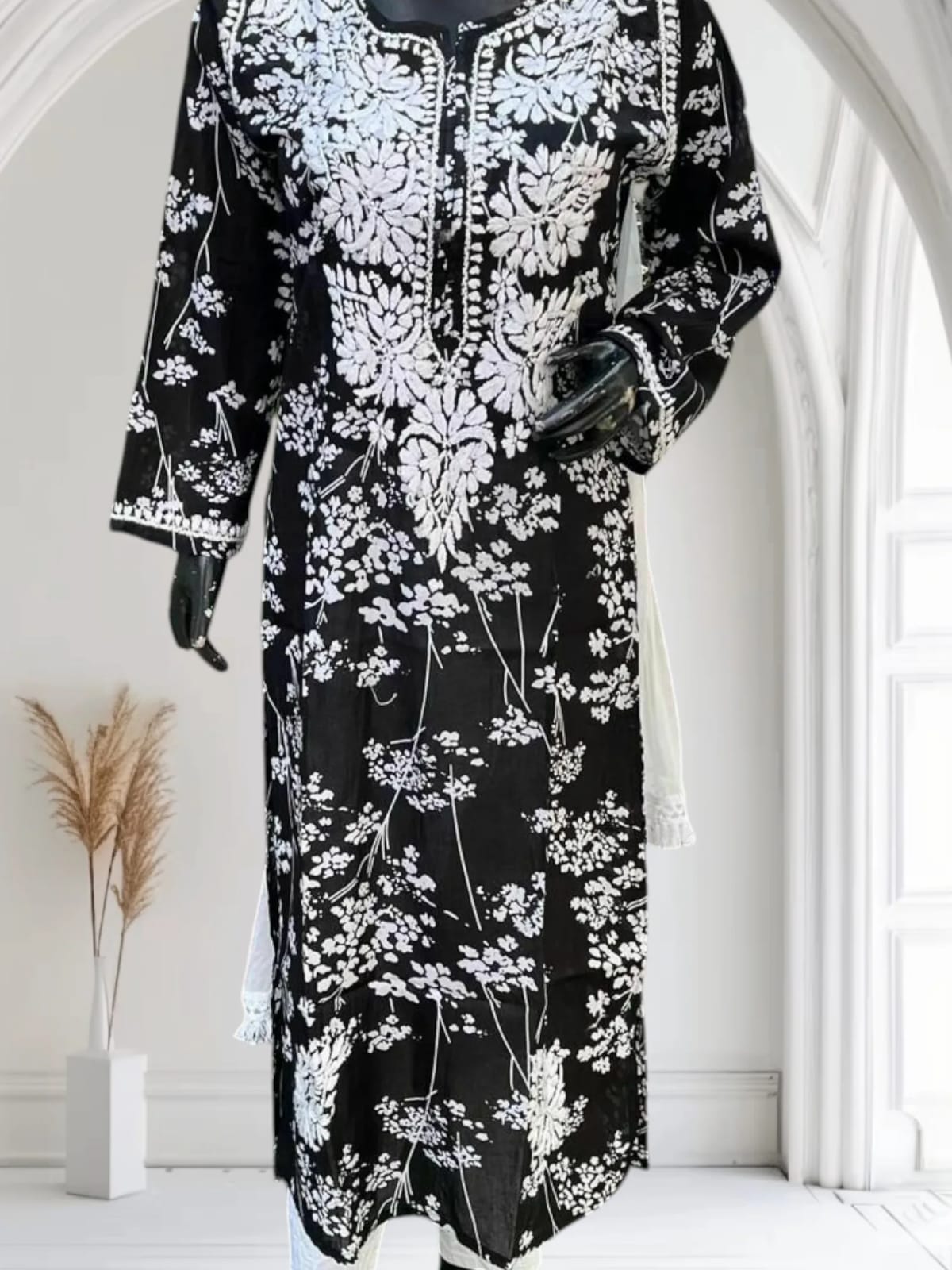 Adhita Mulmul Chikan Kurta 