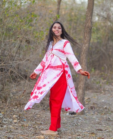Avelia Bandhani Tie and Dye Kurta and Pant Set